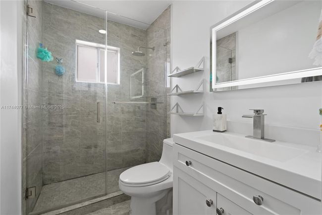 APT-203 - 3011 W 76 Th St, Condo with 3 bedrooms, 2 bathrooms and null parking in Hialeah FL | Image 10