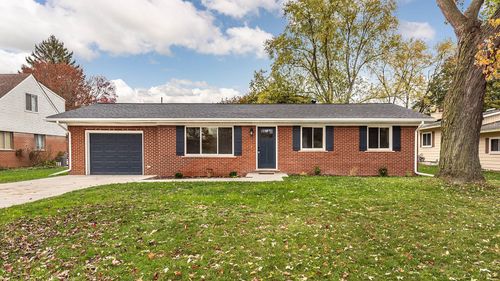 730 N Main St, Chelsea, MI, 48118-9485 | Card Image