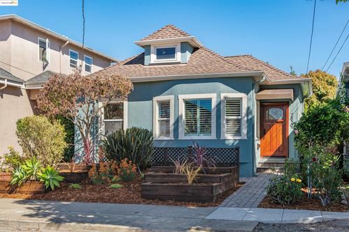 2839 Washington St, Alameda, CA, 94501-5438 | Card Image
