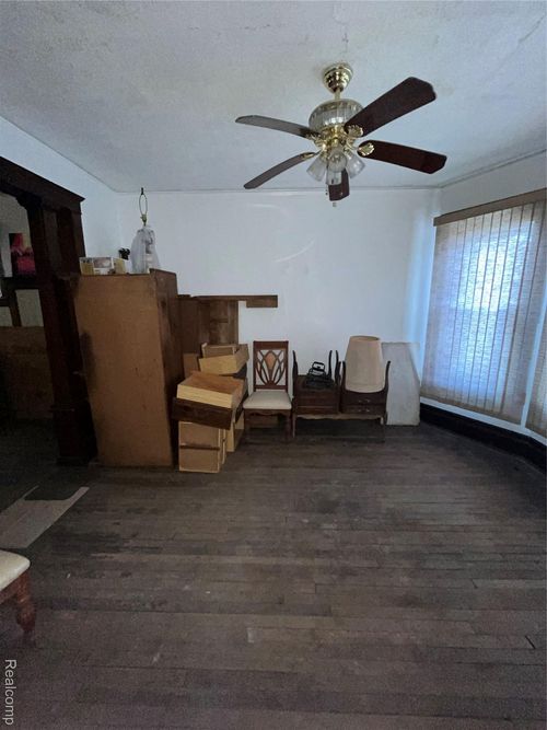 2533 Seyburn St, Detroit, MI, 48214-1786 | Card Image