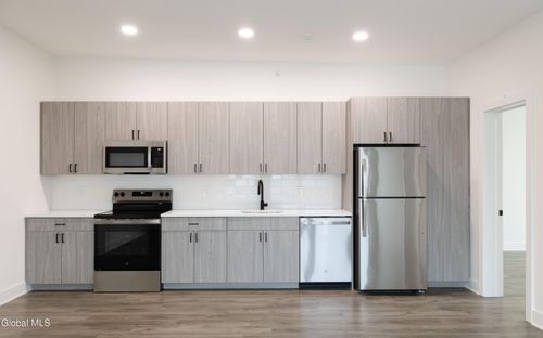 apt-3d-33 Center St, Albany, NY, 12204-2660 | Card Image