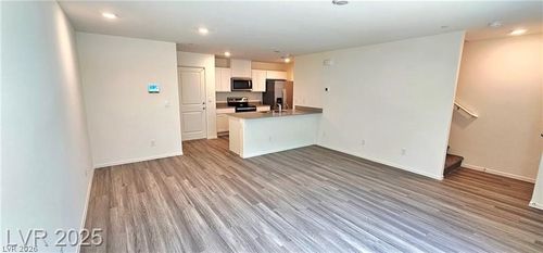 9455 Calm Stream Ave, Las Vegas, NV, 89178-9437 | Card Image