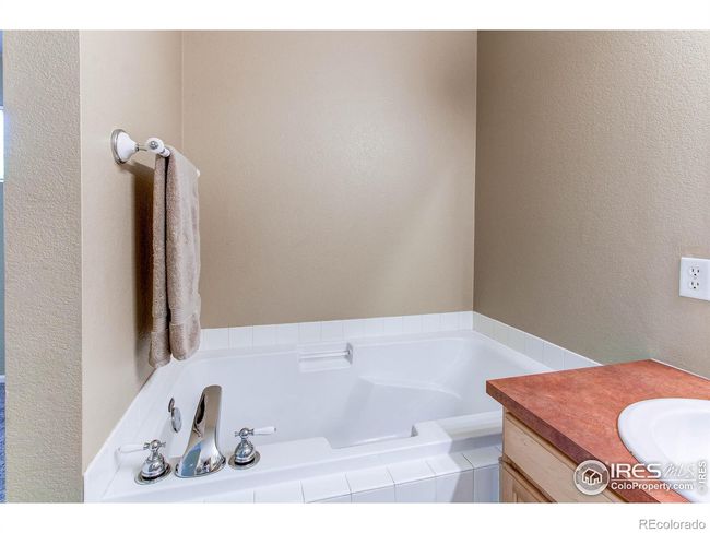 1953 Piney River Dr, Townhouse with 3 bedrooms, 3 bathrooms and 2 parking in Loveland CO | Image 21