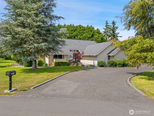 521 G Street, Forks, WA, 98331 | Card Image