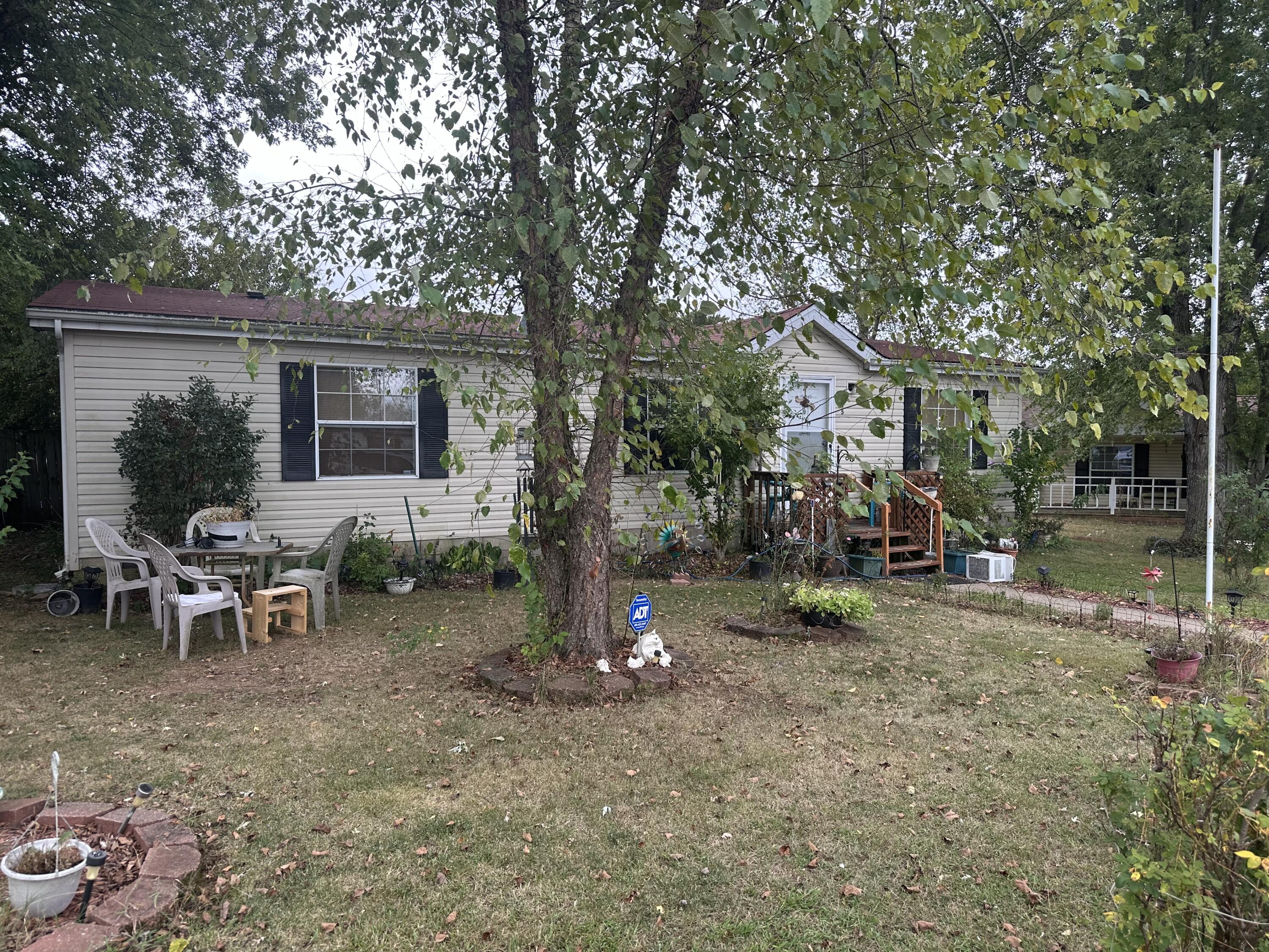 Shirley Cv, Hollister, MO 65672