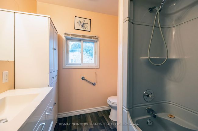 104 - 104-63 Whites Rd, House other with 2 bedrooms, 1 bathrooms and 2 parking in Quinte West ON | Image 21
