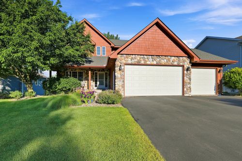 627 3rd St Sw, Delano, MN, 55328-2817 | Card Image
