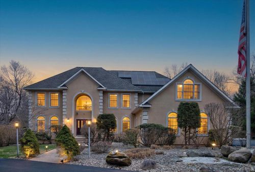 7 Farm Hollow Rd, New Windsor, NY, 12553-8918 | Card Image