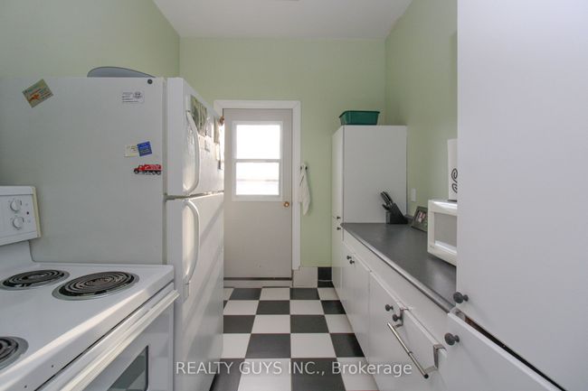 3211 County Rd 2, House other with 7 bedrooms, 4 bathrooms and 6 parking in Keene ON | Image 25