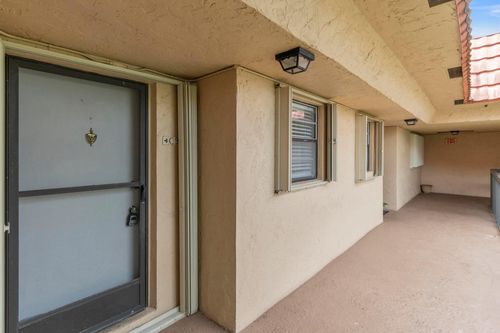 3c-200 Jacaranda Country Club Dr, Plantation, FL, 33324 | Card Image
