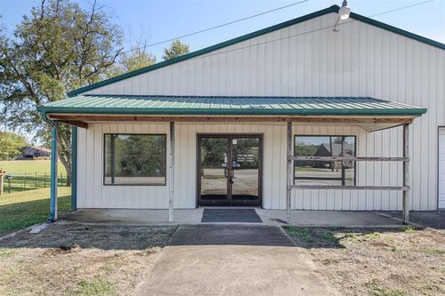 1370 S Dixie St, Horse Cave, KY, 42749-1285 | Card Image