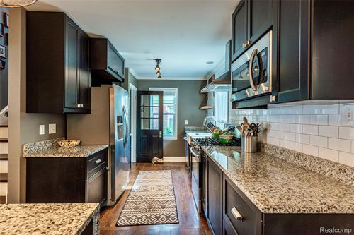 2519 Ellwood Ave, Berkley, MI, 48072-3210 | Card Image