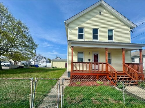 142 Carter Ave, Pawtucket, RI, 02861-2522 | Card Image