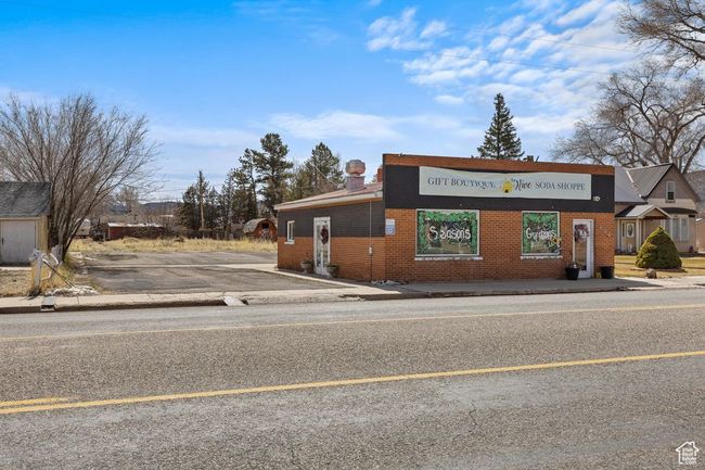 View of building exterior | Image 30