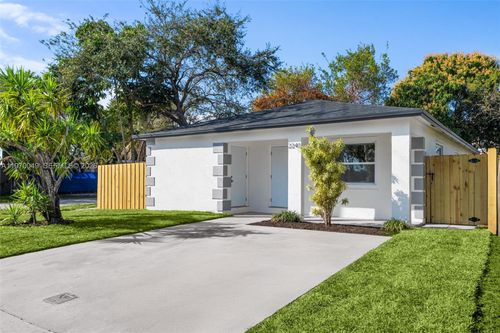 2241 Hope St, Hollywood, FL, 33020-1627 | Card Image