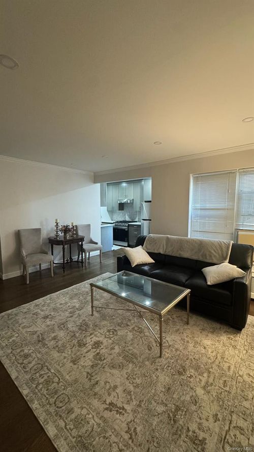 4c-305 Sixth Ave, Pelham, NY, 10803-1221 | Card Image
