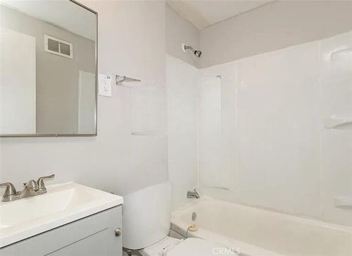 f-1100 Cleghorn Dr, Diamond Bar, CA, 91765 | Card Image
