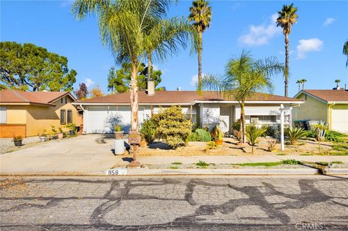858 Coral Ave, Hemet, CA, 92543 | Card Image