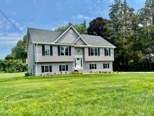 01 Sunrise Rd, Danbury, CT, 06810-4149 | Card Image