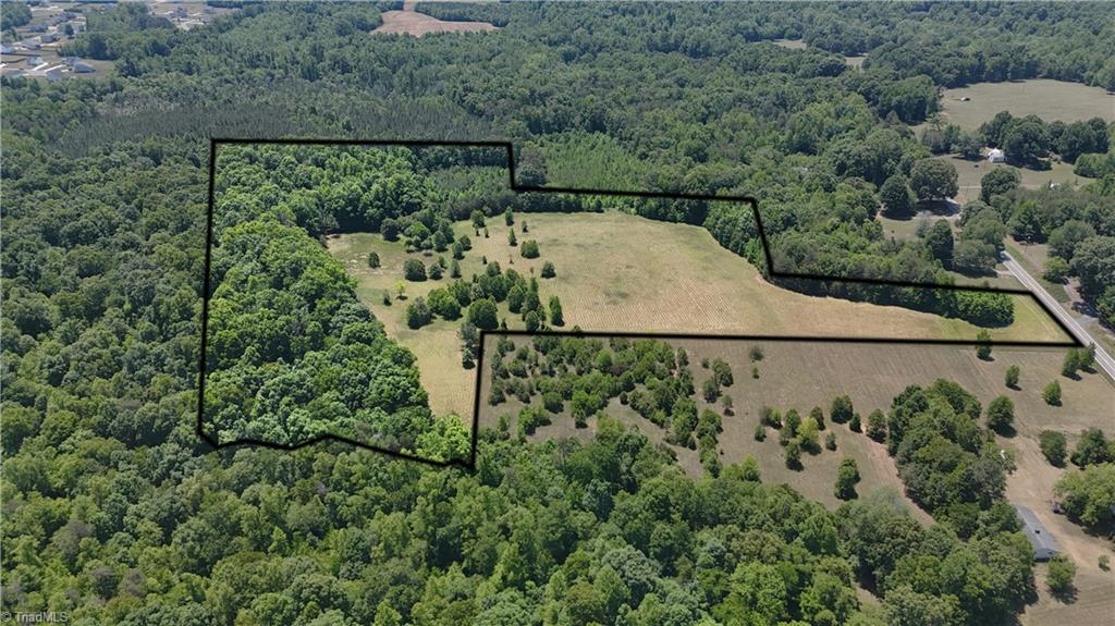 Land in Summerfield 3