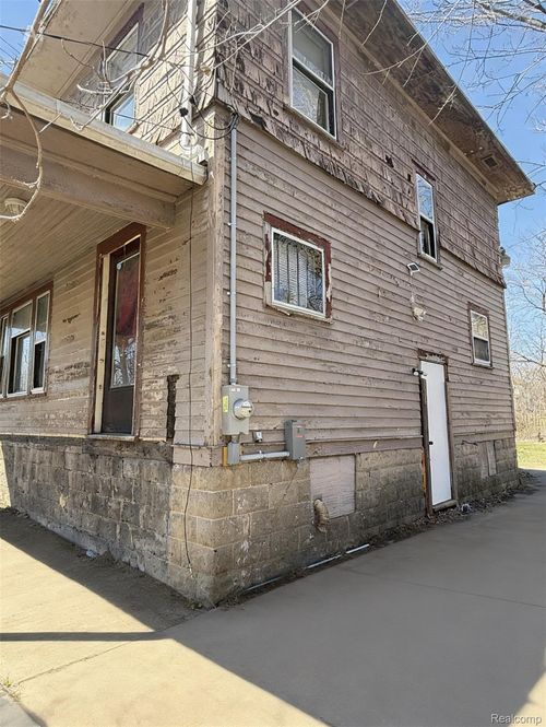 421 Harriet St, Flint, MI, 48505-4653 | Card Image