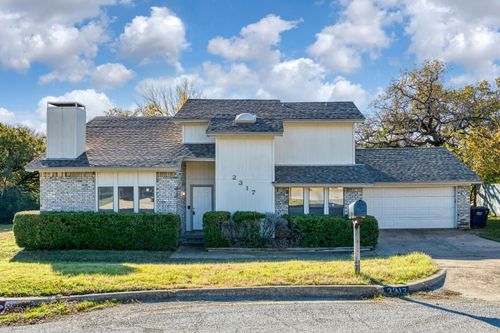 2317 Jenson Cir, Fort Worth, TX, 76112-4811 | Card Image