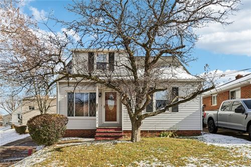 5353 E 129th St, Garfield Heights, OH, 44125-3240 | Card Image