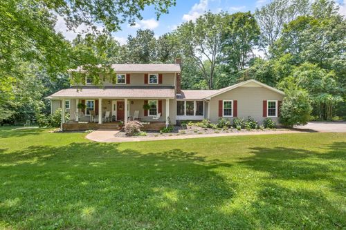1330 Barkley Hills Cir, Clarksville, TN, 37040-8101 | Card Image
