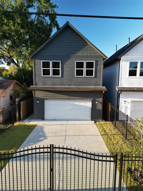 1052 Marjorie St, Houston, TX, 77088-6259 | Card Image