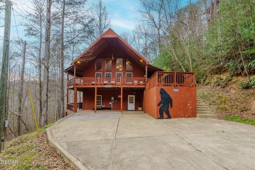 4040 Hickory Hollow Way, Sevierville, TN, 37862-8180 | Card Image