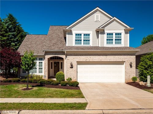 15346 Chestnut Oak Ln, Strongsville, OH, 44149-8524 | Card Image