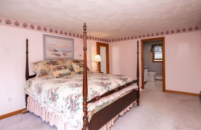 88 Jackman St, House other with 3 bedrooms, 3 bathrooms and 6 parking in Georgetown MA | Image 25