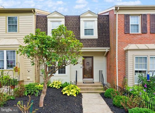 9923 Whitewater Dr, BURKE, VA, 22015-1838 | Card Image
