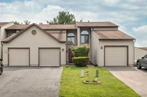 8457 Bubbling Springs Dr, Baldwinsville, NY, 13027-9463 | Card Image
