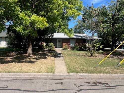 800 Westway St, Denton, TX, 76201-2627 | Card Image