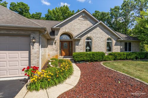 11210 Pebble Dr, Huntley, IL, 60142-9415 | Card Image