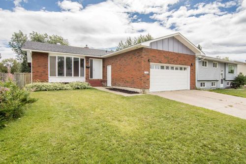 9823 80 Avenue, Grande Prairie, AB, T8V3S5 | Card Image