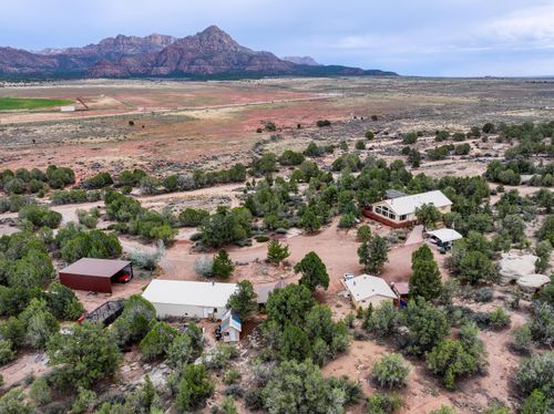 635 N Cougar Ln, Apple Valley, UT, 84737-4898 | Card Image