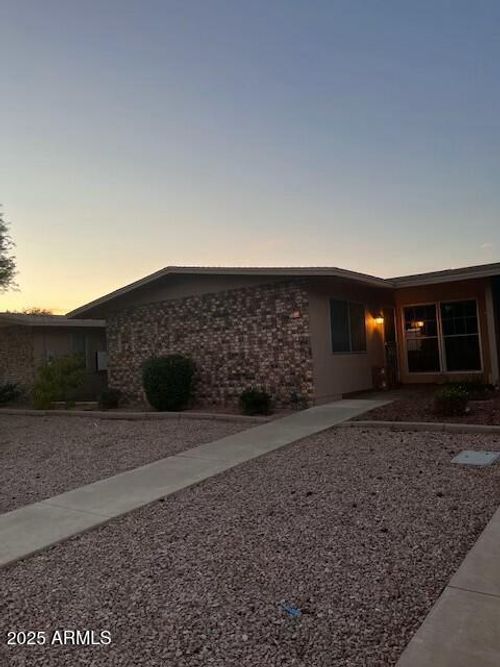 10554 W Granada Dr, Sun City, AZ, 85373-1934 | Card Image