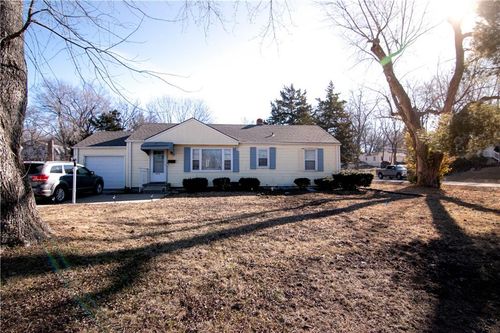 5433 Willow Ave, Raytown, MO, 64133-2843 | Card Image