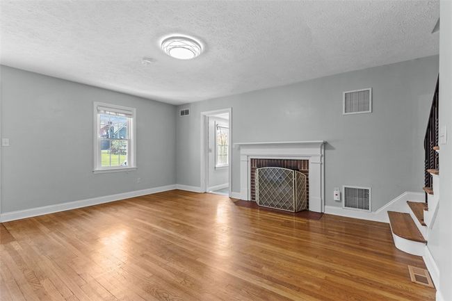 2707 Sherwood Rd, House other with 4 bedrooms, 3 bathrooms and 1 parking in Glenshaw PA | Image 5