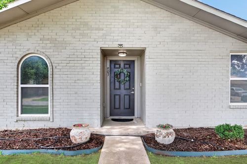 903 Grassy Glen Dr, Allen, TX, 75002-3240 | Card Image