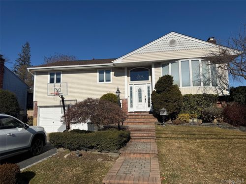 53 Page Dr, Hicksville, NY, 11801-1733 | Card Image
