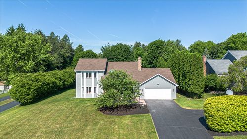 29 Ironwood Dr, Fairport, NY, 14450-9008 | Card Image