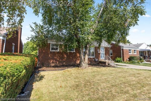 18411 Marquette St, Roseville, MI, 48066-3423 | Card Image