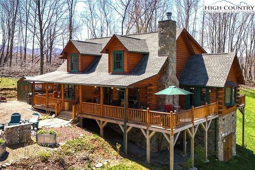 245 Deer Run Cir, Zionville, NC, 28698-3006 | Card Image