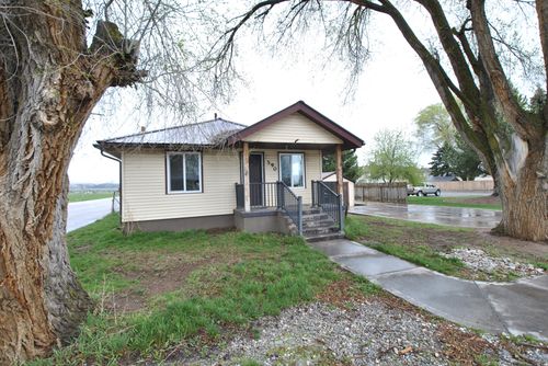 390 N 2nd E, Preston, ID, 83263-1111 | Card Image