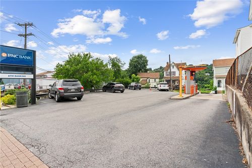 605 California Ave, Avalon, PA, 15202-2428 | Card Image
