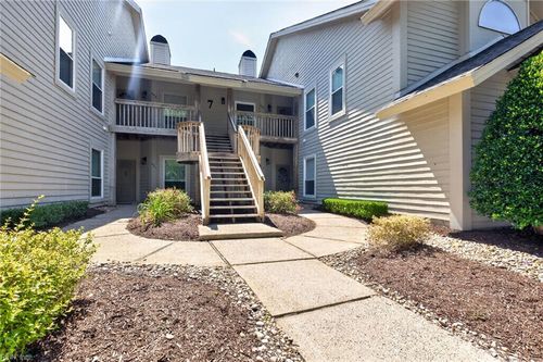457 E Lake Cir, Chesapeake, VA, 23322-8321 | Card Image