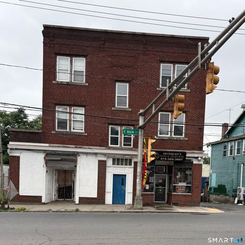 734 E Main St, Waterbury, CT, 06702-1712 | Card Image